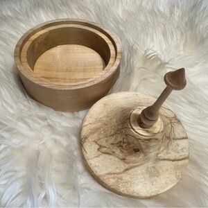 Handmade round box with lid sugar maple